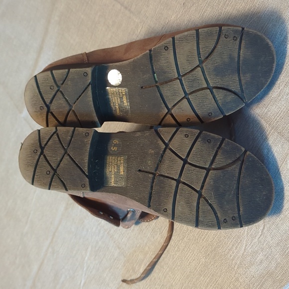 St. John's Bay boots - Picture 6 of 6